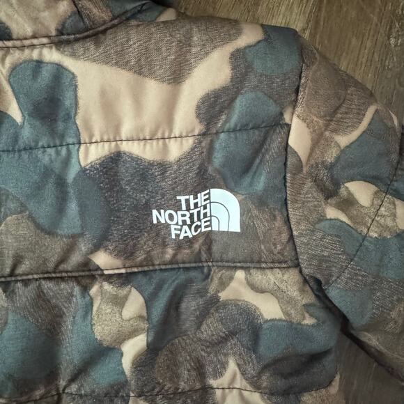 The North Face Reversible Mt Chimbo Full Zip Hooded Insulated Jacket in Camo - Picture 6 of 9